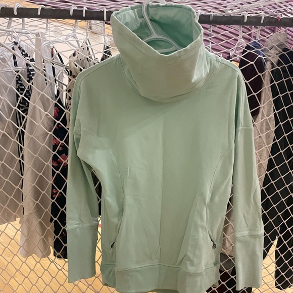 Size 4 Lululemon Stressless Pullover - Picture 1 of 5